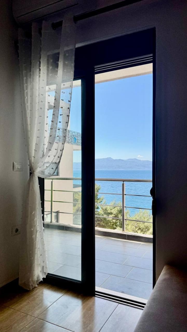 4 Seasons Sea View Apartment ساراندا المظهر الخارجي الصورة