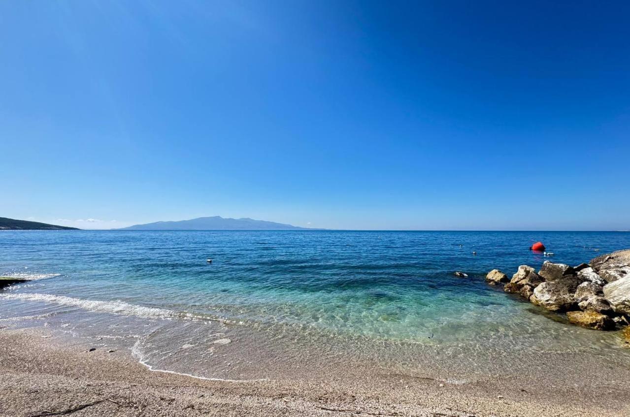 4 Seasons Sea View Apartment ساراندا المظهر الخارجي الصورة